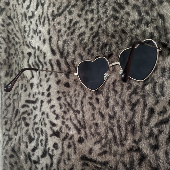 Sunglasses - Picture 5 of 7